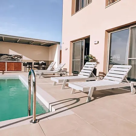Irini. Seaview - - Pool - Privacy * Tympaki