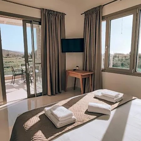 Irini. Seaview - - Pool - Privacy * Tympaki