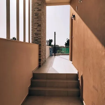 Irini. Seaview - - Pool - Privacy * Tympaki