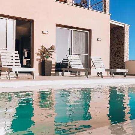 Irini. Seaview - - Pool - Privacy Villa *