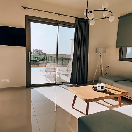 Irini. Seaview - - Pool - Privacy Villa *